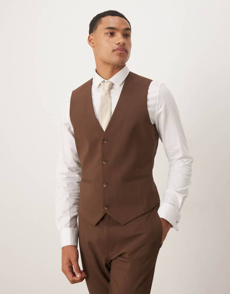 ASOS DESIGN - Eng geschnittene Anzugweste in Dunkelbraun von ASOS DESIGN