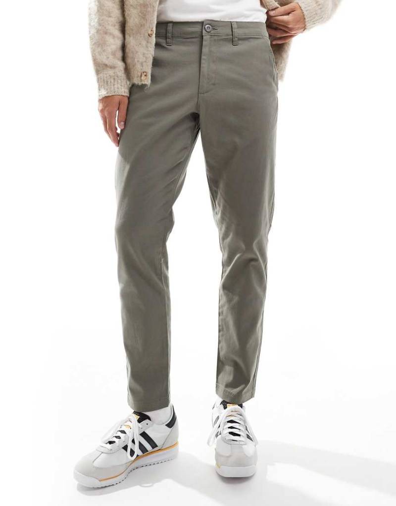 ASOS DESIGN - Eng geschnittene Chinohose in Anthrazit-Grau von ASOS DESIGN