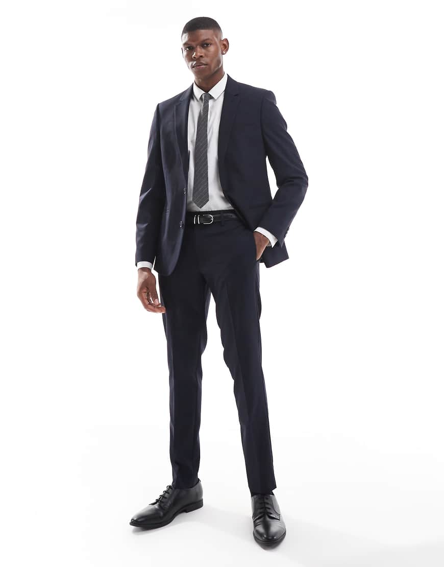 ASOS DESIGN - Enge Anzughose in Marineblau ASOS DESIGN - Enge Anzughose in Marineblau von ASOS DESIGN