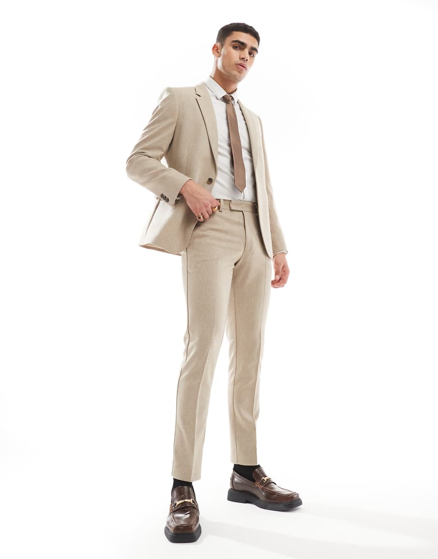 ASOS DESIGN - Enge Anzughose mit Wollanteil mit Gerstenkornbindung in Kamelbeige-Neutral von ASOS DESIGN
