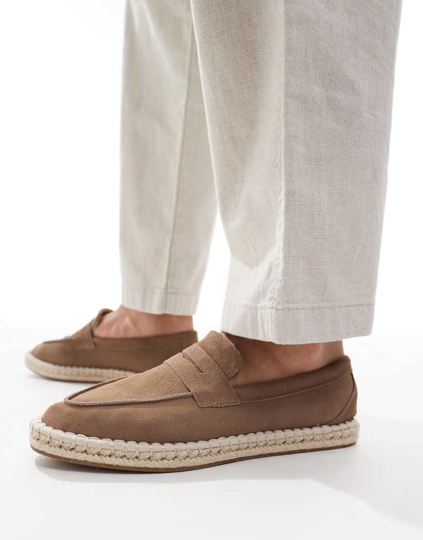 ASOS DESIGN - Espadrilles im Penny-Loafer-Design aus braunem Wildleder-Grau von ASOS DESIGN