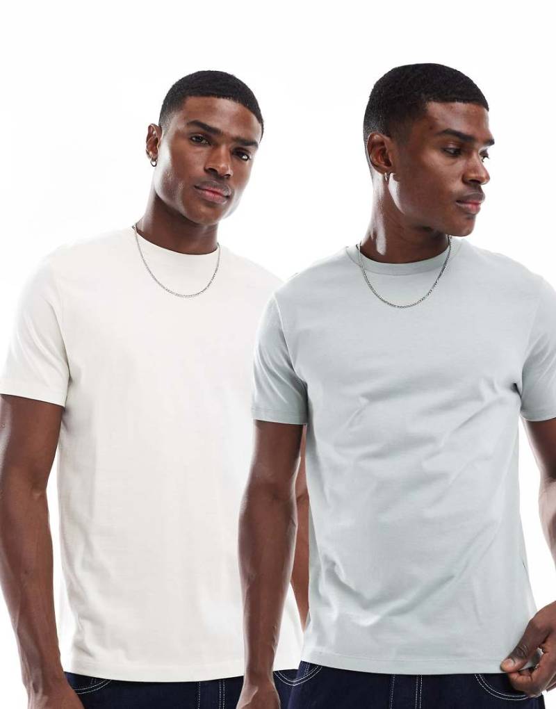 ASOS DESIGN - Essential - 2er-Pack T-Shirts in Cremeweiß und Salbeigrün mit Rundhalsausschnitt-Bunt von ASOS DESIGN