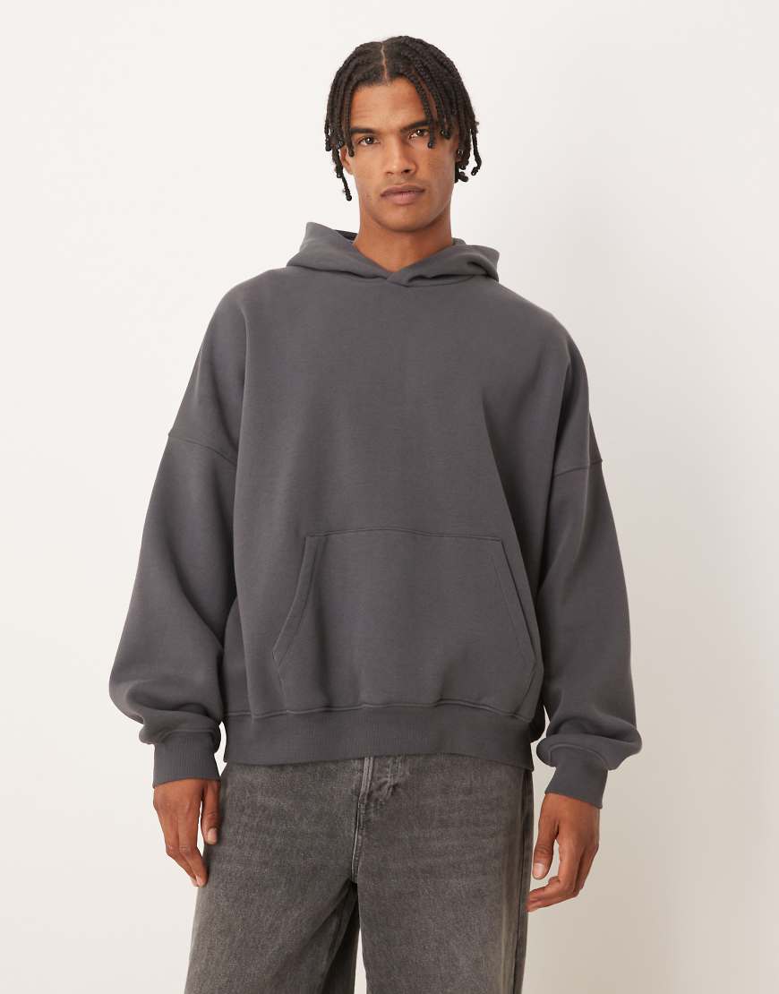 ASOS DESIGN - Essential - Extremer Oversize-Kapuzenpullover in Grau von ASOS DESIGN