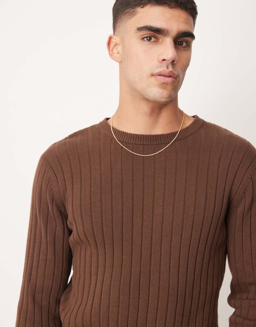 ASOS DESIGN - Essential - Gerippter Muskel-Pullover in Braun ASOS DESIGN - Essential - Gerippter Muskel-Pullover in Braun von ASOS DESIGN