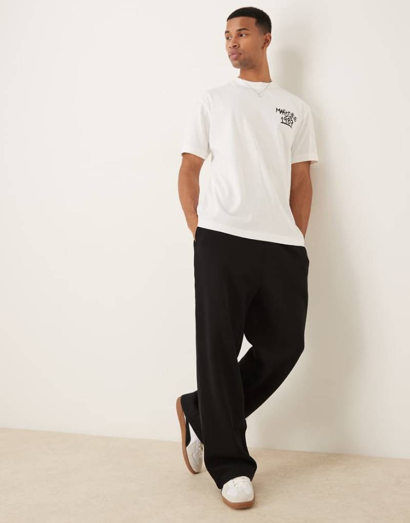 ASOS DESIGN - Essential - Jogginghose in Schwarz mit weitem Bein von ASOS DESIGN