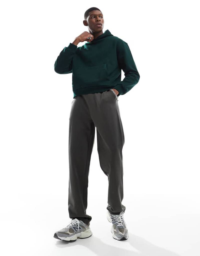 ASOS DESIGN - Essential - Jogginghose mit geradem Bein in Khaki-Grün von ASOS DESIGN