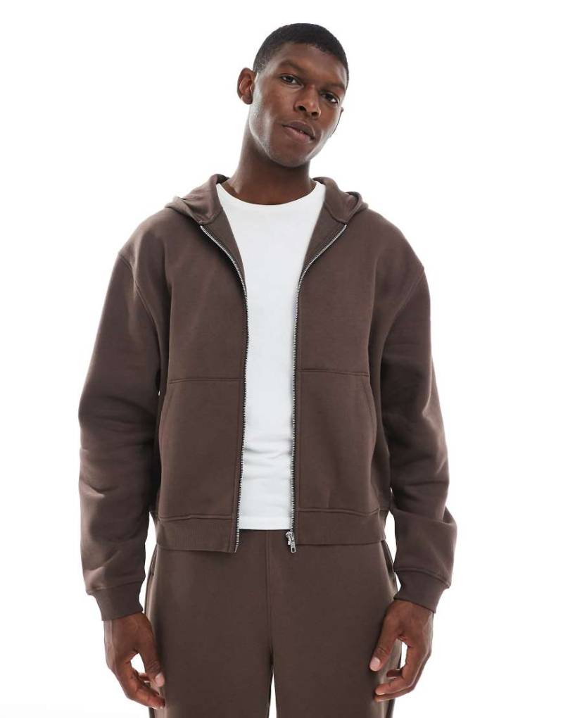 ASOS DESIGN - Kastige Basic-Kapuzenjacke in Braun mit durchgehendem Reißverschluss und Relaxed Fit von ASOS DESIGN