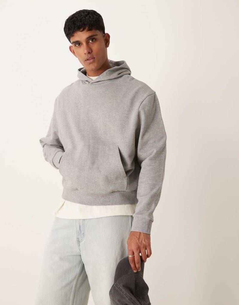 ASOS DESIGN - Essential - Kastiger Oversize-Kapuzenpullover in Grau meliert von ASOS DESIGN