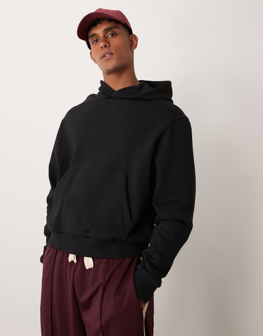 ASOS DESIGN - Essential - Kastiger Oversize-Kapuzenpullover in Schwarz ASOS DESIGN - Essential - Kastiger Oversize-Kapuzenpullover in Schwarz von ASOS DESIGN