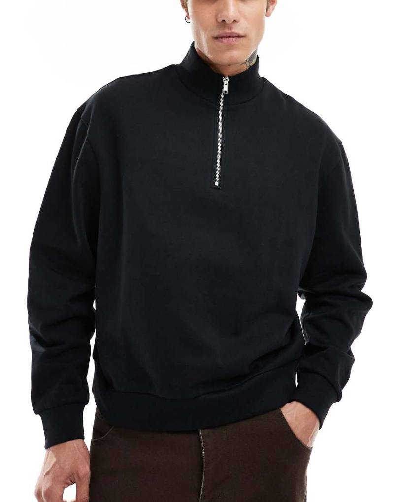 ASOS DESIGN - Essential - Boxy Fit Oversize-Sweatshirt in Schwarz mit kurzem Reißverschluss von ASOS DESIGN