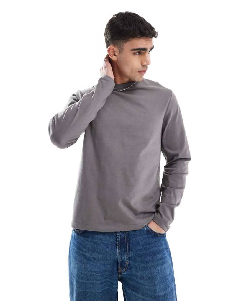 ASOS DESIGN - Essential - Langärmliges Shirt in Anthrazit mit Rundhalsausschnitt-Grau von ASOS DESIGN