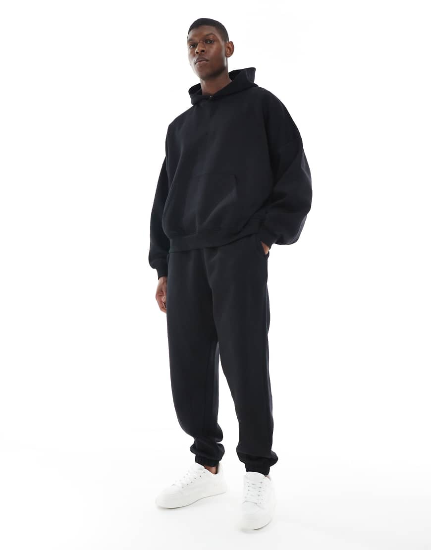 ASOS DESIGN - Essential - Oversize-Jogginghose in Schwarz ASOS DESIGN - Essential - Oversize-Jogginghose in Schwarz von ASOS DESIGN