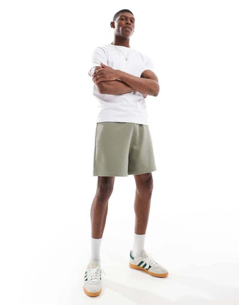 ASOS DESIGN - Essential - Oversize-Shorts in hellem Khaki-Grün von ASOS DESIGN