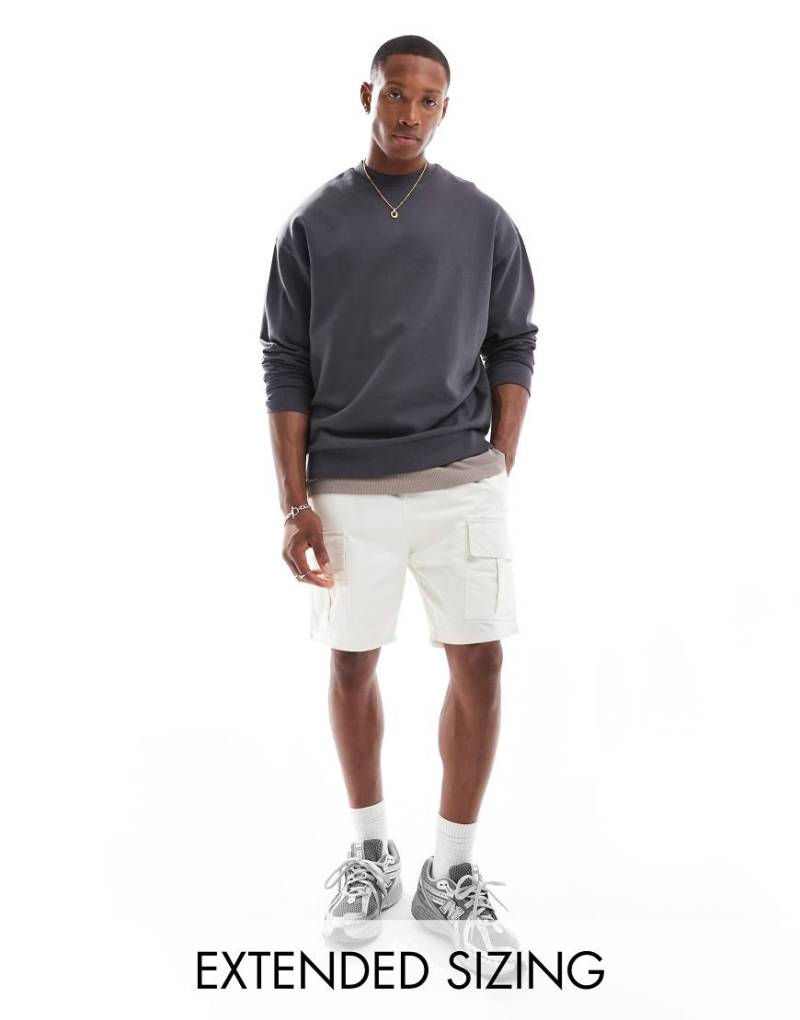 ASOS DESIGN - Essential - Oversize-Sweatshirt in Anthrazit-Grau von ASOS DESIGN