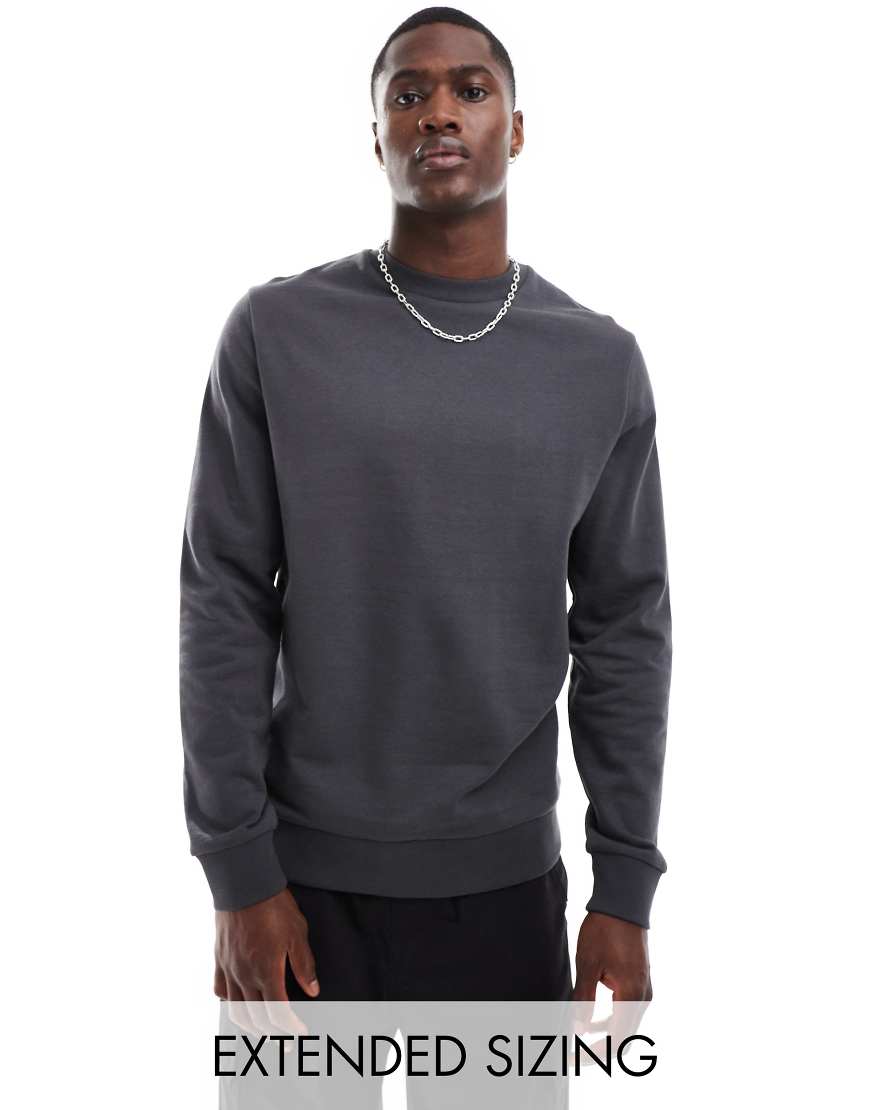 ASOS DESIGN - Essential - Sweatshirt in Anthrazit mit Rundhalsausschnitt-Grau ASOS DESIGN - Essential - Sweatshirt in Anthrazit mit Rundhalsausschnitt-Grau von ASOS DESIGN