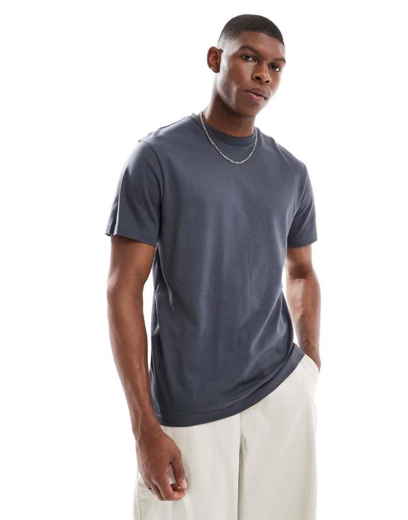 ASOS DESIGN - Essential - T-Shirt in Anthrazit mit Rundhalsausschnitt-Grau von ASOS DESIGN