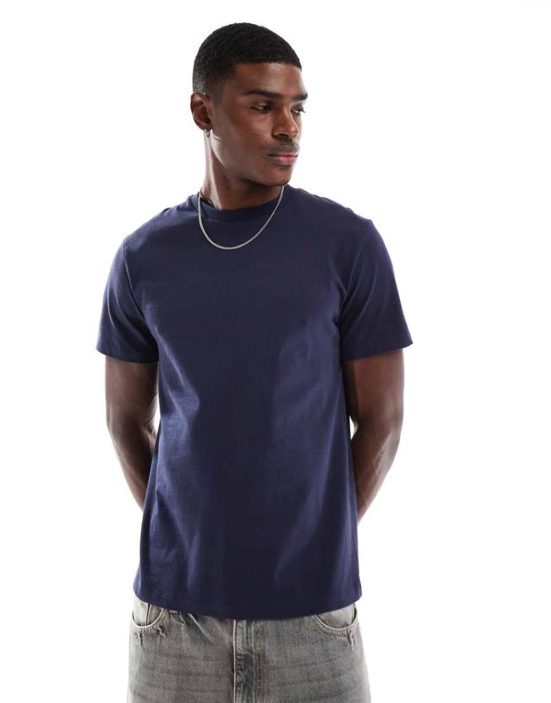 ASOS DESIGN - Basic-T-Shirt in Marineblau mit Rundhalsausschnitt von ASOS DESIGN