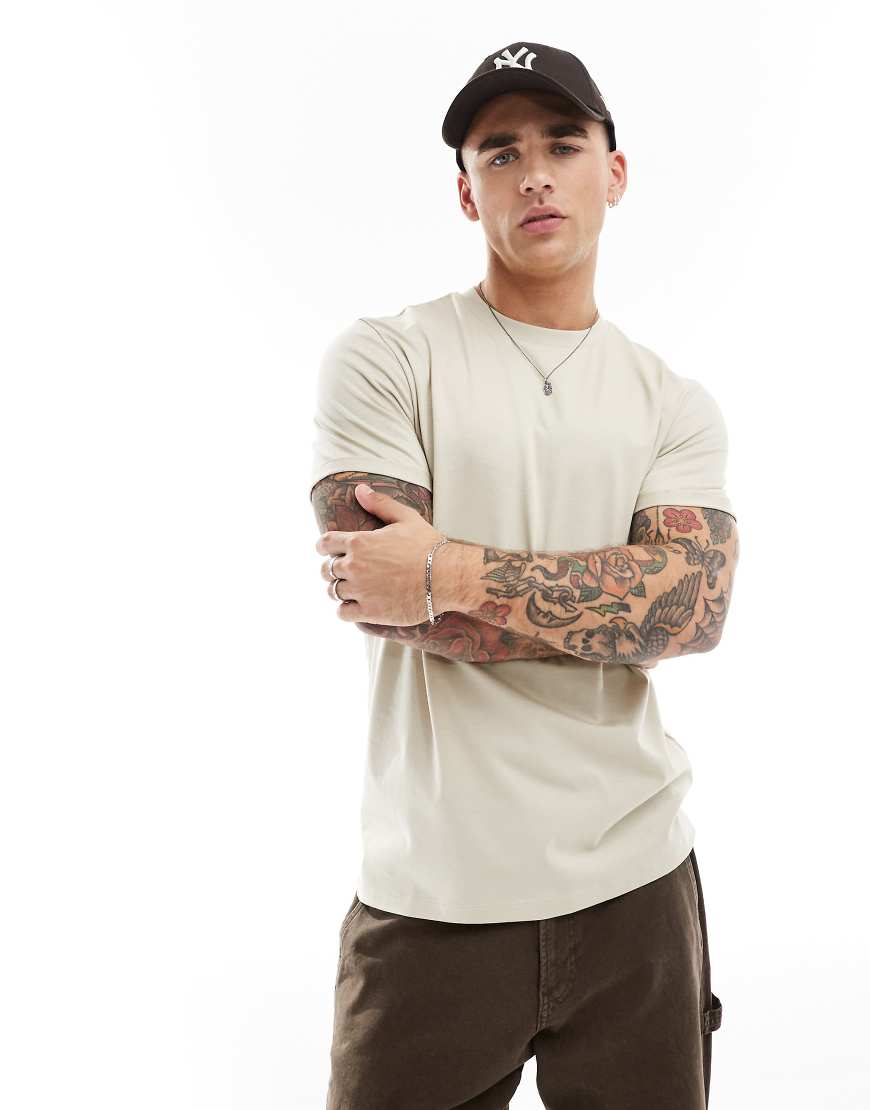 ASOS DESIGN - Essential - T-Shirt in Stein mit Rundhalsausschnitt und aufgerollten Ärmeln-Neutral ASOS DESIGN - Essential - T-Shirt in Stein mit Rundhalsausschnitt und aufgerollten Ärmeln-Neutral von ASOS DESIGN