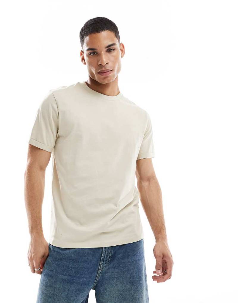 ASOS DESIGN - Basic-T-Shirt in Steinbeige mit Rundhalsausschnitt und umgeschlagenen Ärmeln-Neutral von ASOS DESIGN