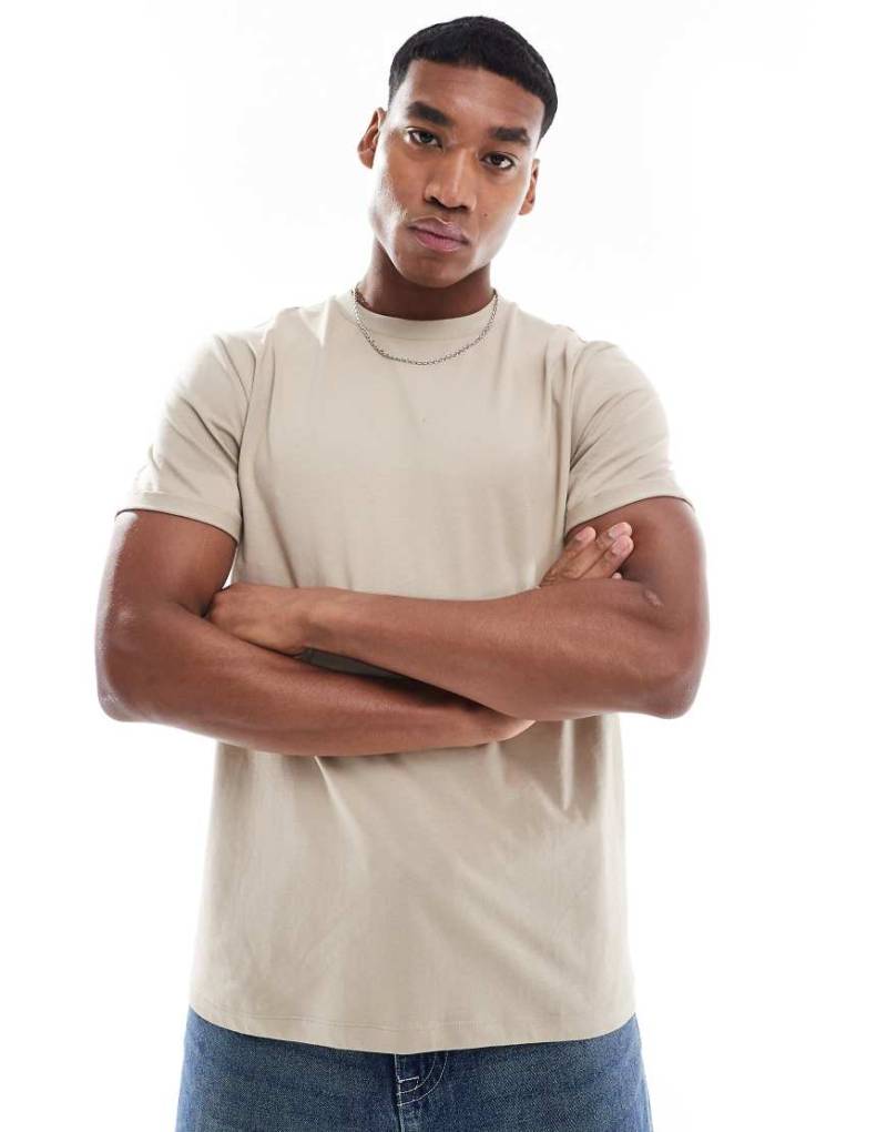 ASOS DESIGN - Basic-T-Shirt in Steinbeige mit Rundhalsausschnitt und aufgerollten Ärmeln-Neutral von ASOS DESIGN