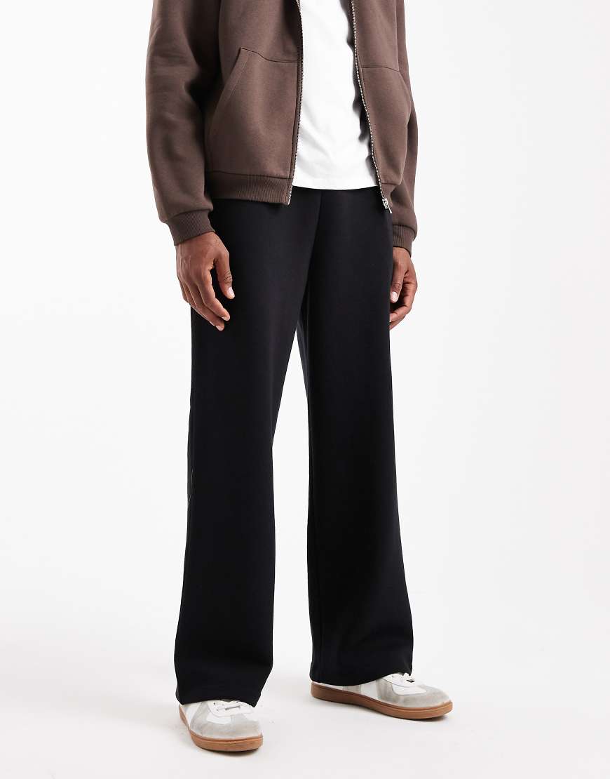 ASOS DESIGN - Essentials - Jogginghose in Schwarz mit weitem Bein ASOS DESIGN - Essentials - Jogginghose in Schwarz mit weitem Bein von ASOS DESIGN