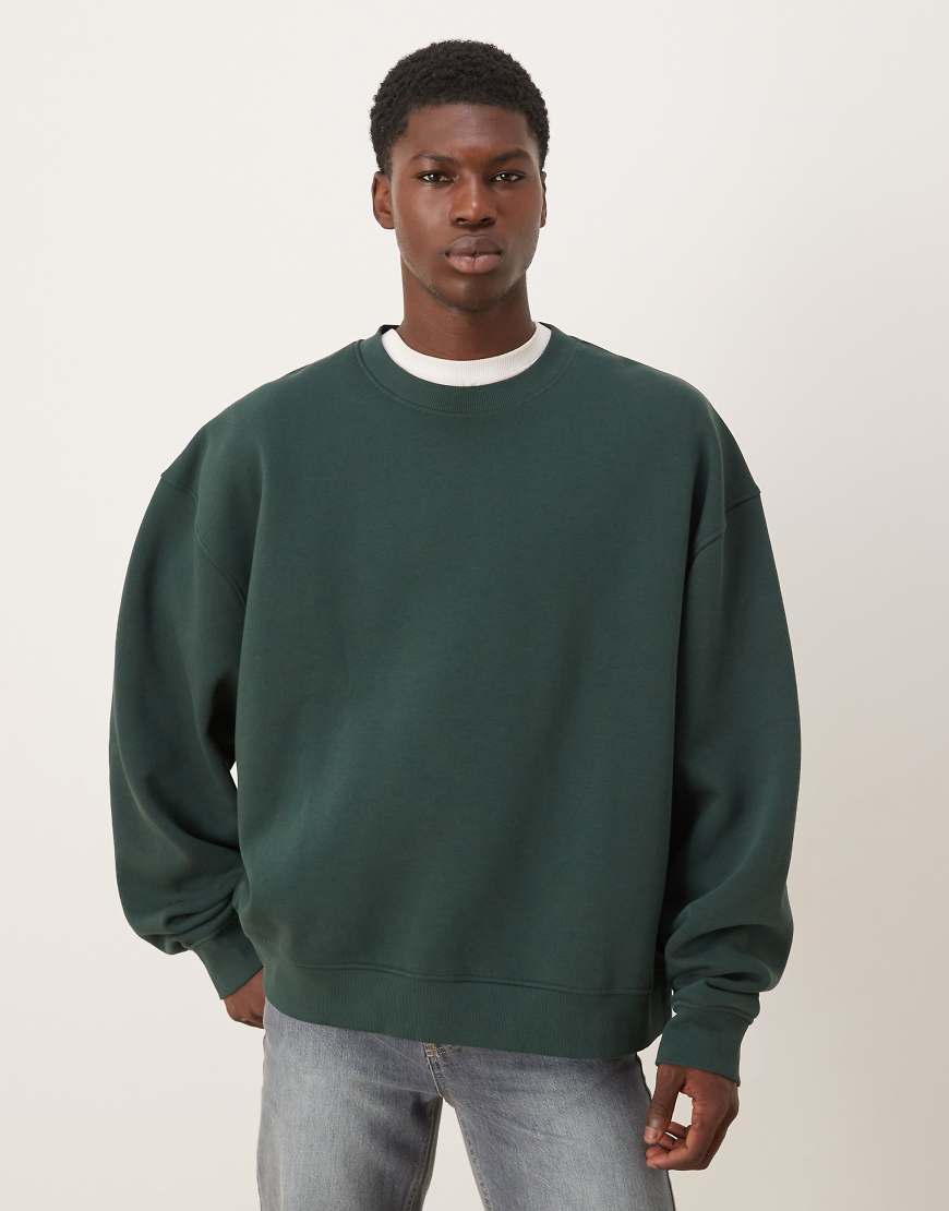 ASOS DESIGN - Essentials - Kastiges Relaxed-Fit-Sweatshirt in Dunkelgrün von ASOS DESIGN