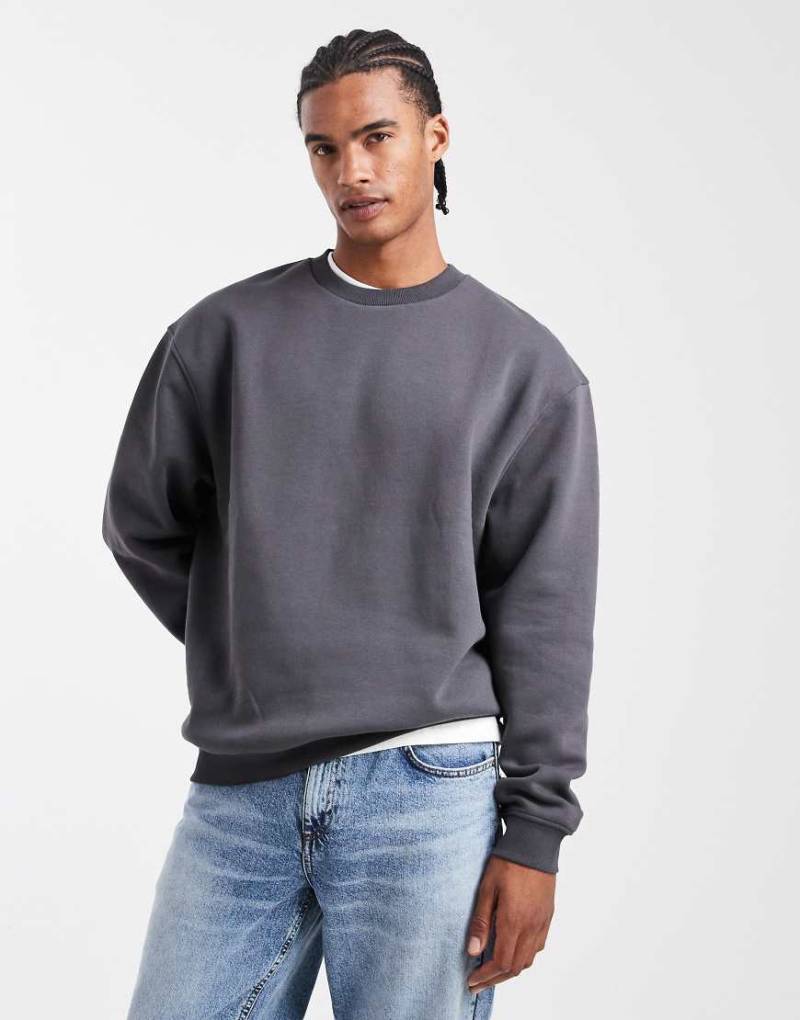 ASOS DESIGN - Essentials - Relaxed-Fit-Sweatshirt in Anthrazit-Grau von ASOS DESIGN