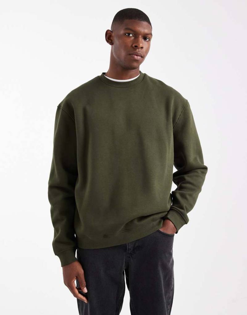 ASOS DESIGN - Essentials - Relaxed-Fit-Sweatshirt in Grün von ASOS DESIGN