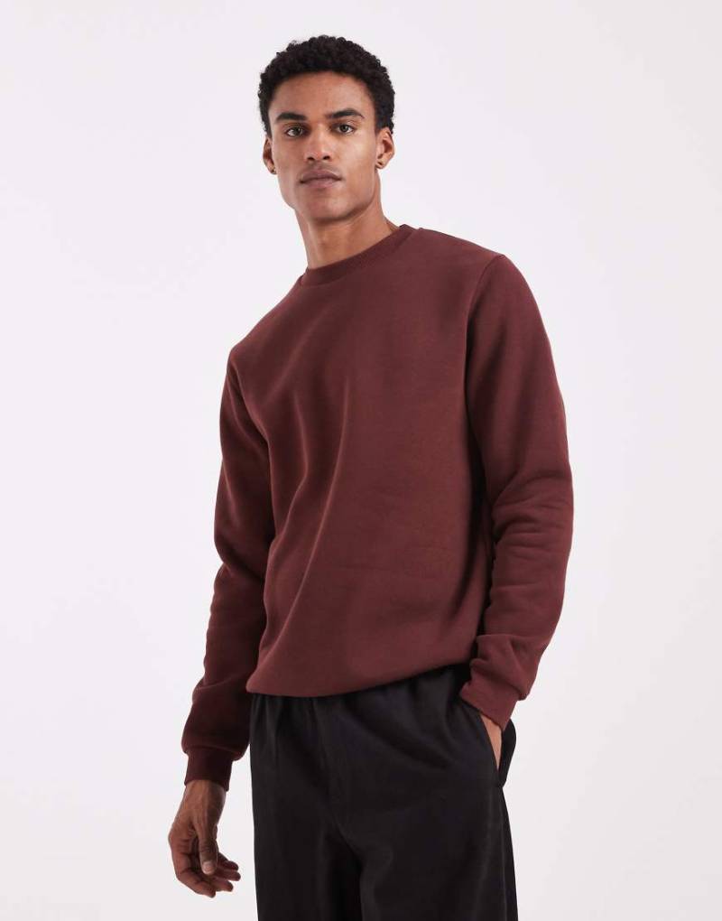 ASOS DESIGN - Essentials - Sweatshirt in Rostrot-Brown von ASOS DESIGN