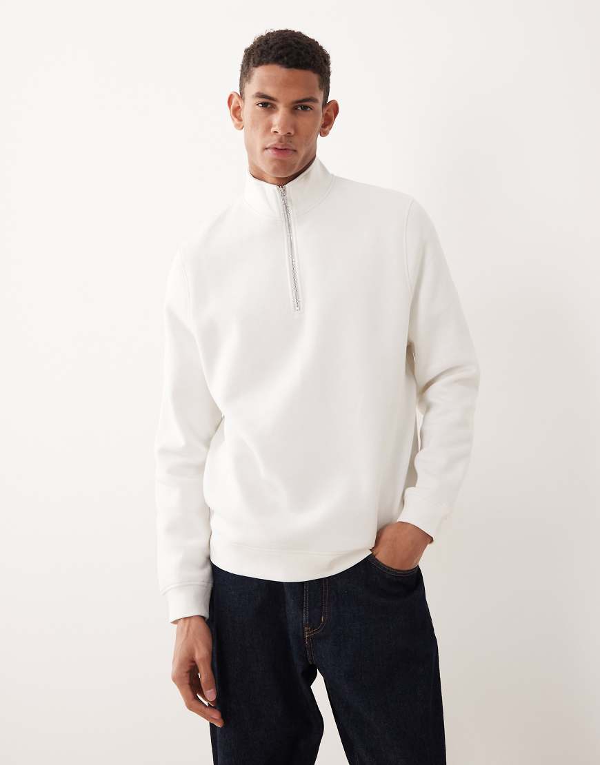 ASOS DESIGN - Essentials - Sweatshirt in Wollweiß mit kurzem Reißverschluss von ASOS DESIGN