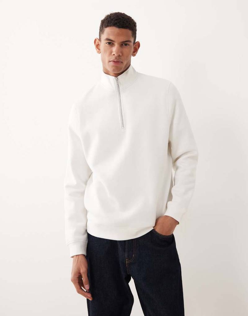 ASOS DESIGN - Essentials - Sweatshirt in Wollweiß mit kurzem Reißverschluss von ASOS DESIGN