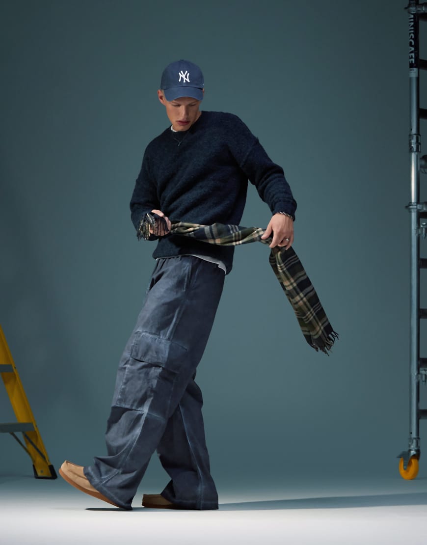 ASOS DESIGN - Sehr weite Cargohose in extremer Waschung in Grau ASOS DESIGN - Sehr weite Cargohose in extremer Waschung in Grau von ASOS DESIGN