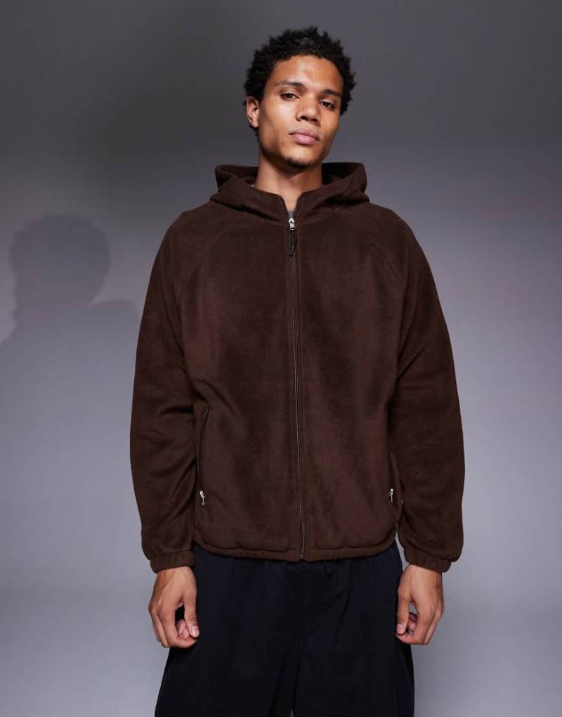 ASOS DESIGN - Relaxed Fit Fleece-Kapuzenjacke in Braun mit Stehkragen und Reißverschluss-Brown von ASOS DESIGN