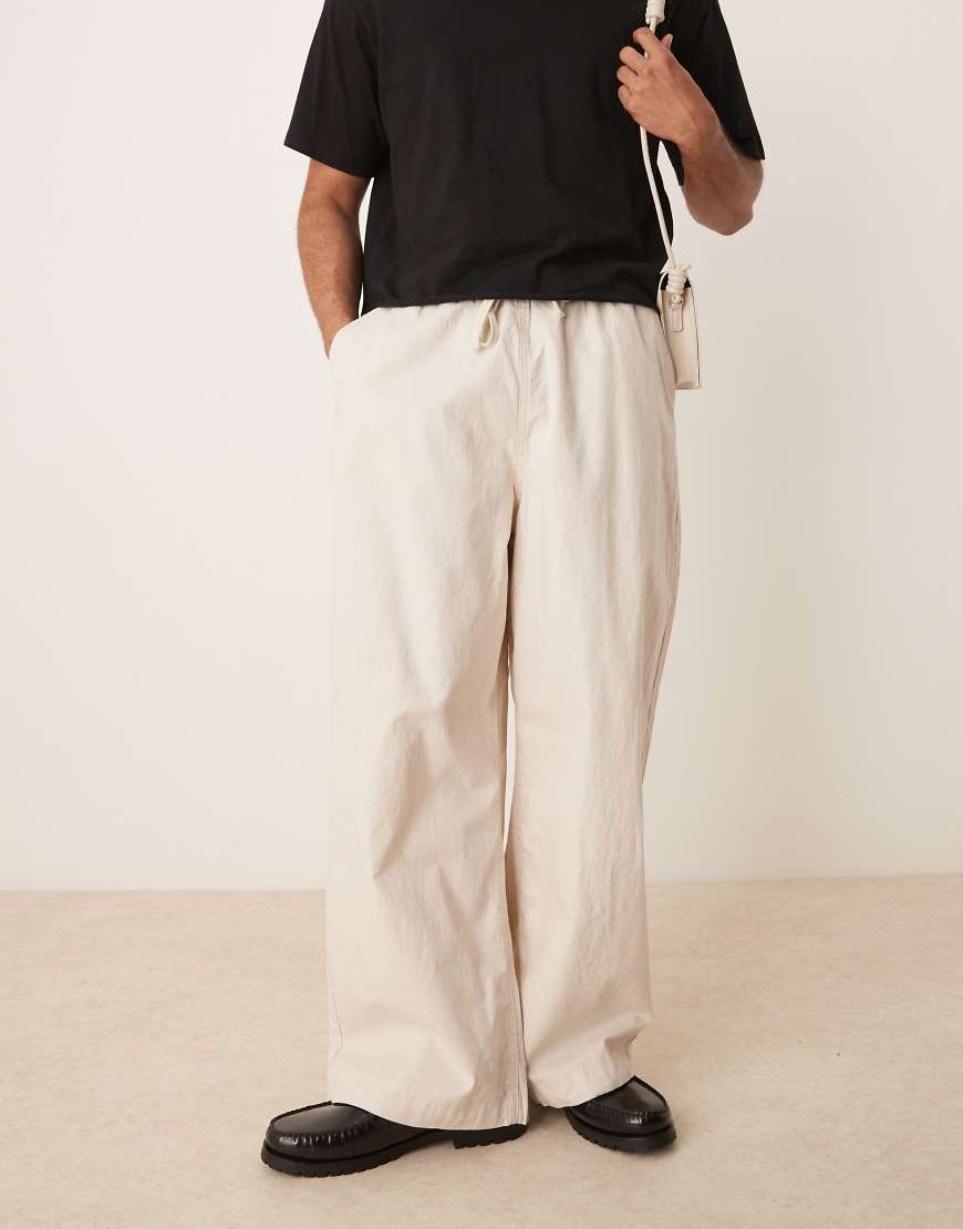 ASOS DESIGN - Fallschirm-Hose aus Leinenmix in Steinbeige-Braun ASOS DESIGN - Fallschirm-Hose aus Leinenmix in Steinbeige-Braun von ASOS DESIGN
