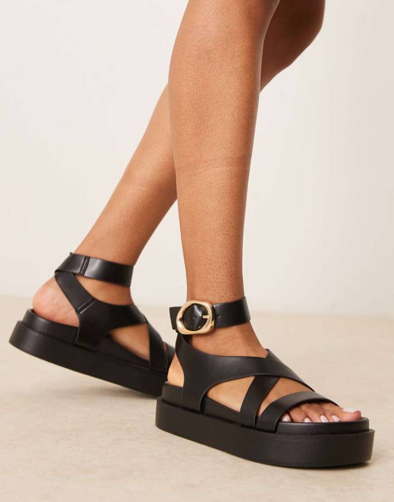 ASOS DESIGN - Farrah - Sandalen in Schwarz mit Fußbett und überkreuzten Riemen von ASOS DESIGN