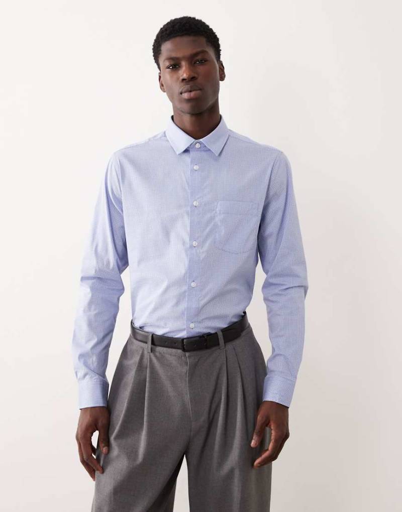 ASOS DESIGN - Fein kariertes Slim Fit Hemd in Blau ASOS DESIGN - Fein kariertes Slim Fit Hemd in Blau von ASOS DESIGN