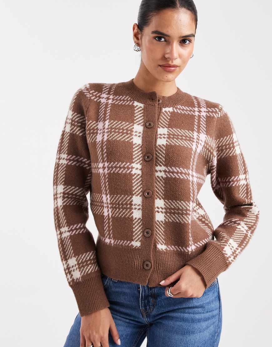 ASOS DESIGN - Figurbetonte Strickjacke in schokobraun kariert-Brown von ASOS DESIGN