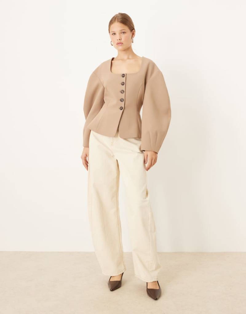 ASOS DESIGN - Figurbetonter, taillierter Blazer in Camel mit Kokonärmeln-Neutral von ASOS DESIGN