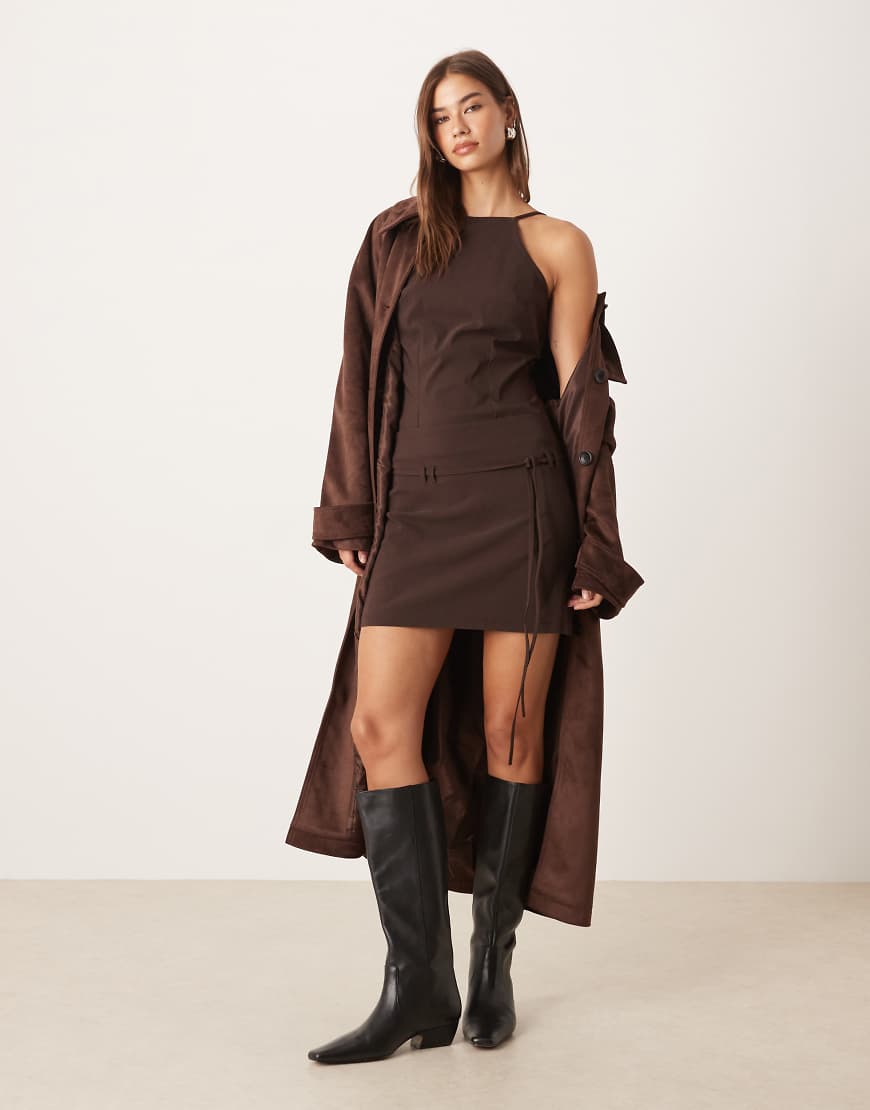 ASOS DESIGN - Neckholder-Body aus Bengaline in Schokobraun mit Trägern-Brown von ASOS DESIGN