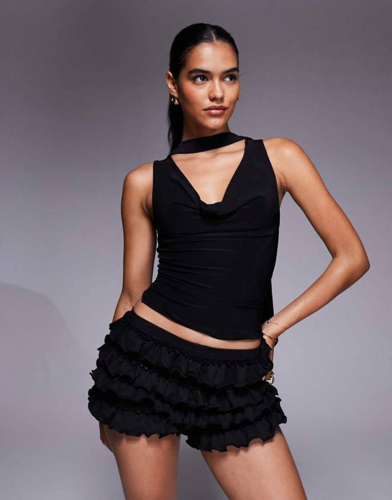 ASOS DESIGN - Figurbetontes Oberteil in Schwarz mit Wasserfallausschnitt und Schaldetail von ASOS DESIGN