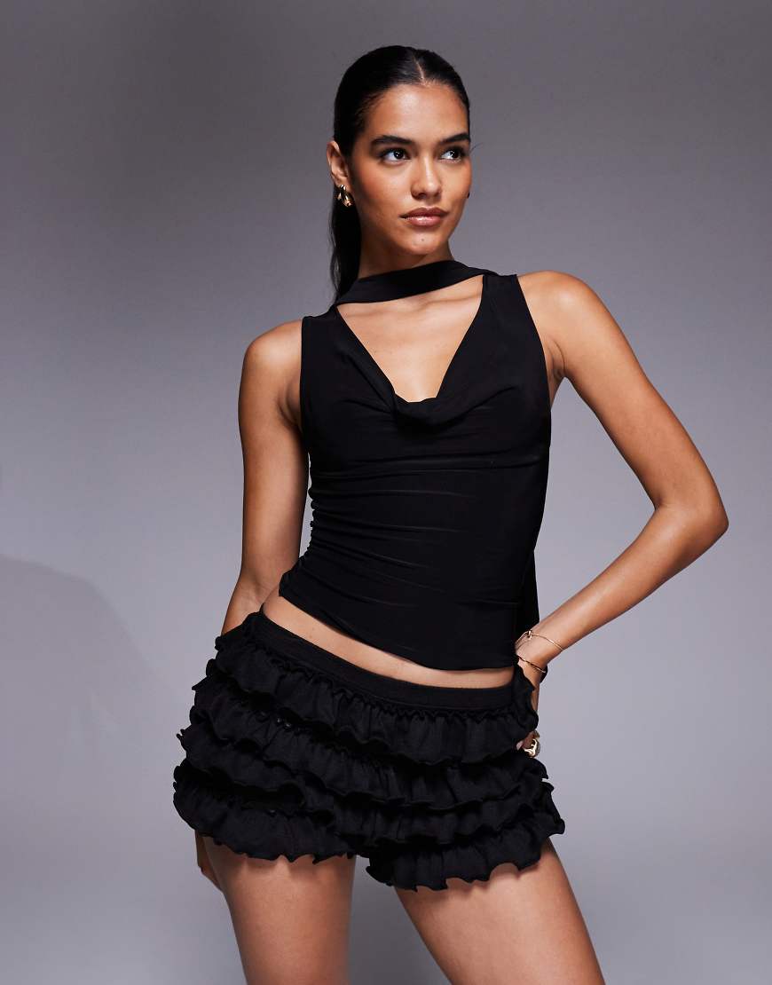 ASOS DESIGN - Figurbetontes Oberteil in Schwarz mit Wasserfallausschnitt und Schaldetail von ASOS DESIGN