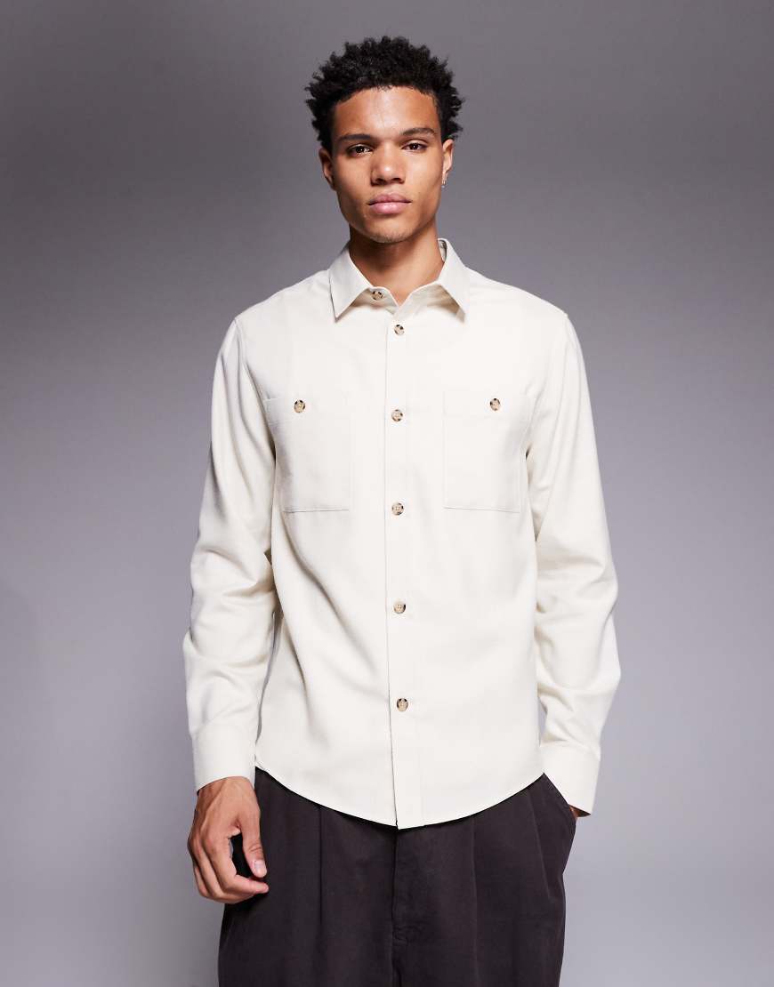 ASOS DESIGN - Flanell-Hemdjacke in Beige mit aufgesetzten Taschen-Neutral von ASOS DESIGN
