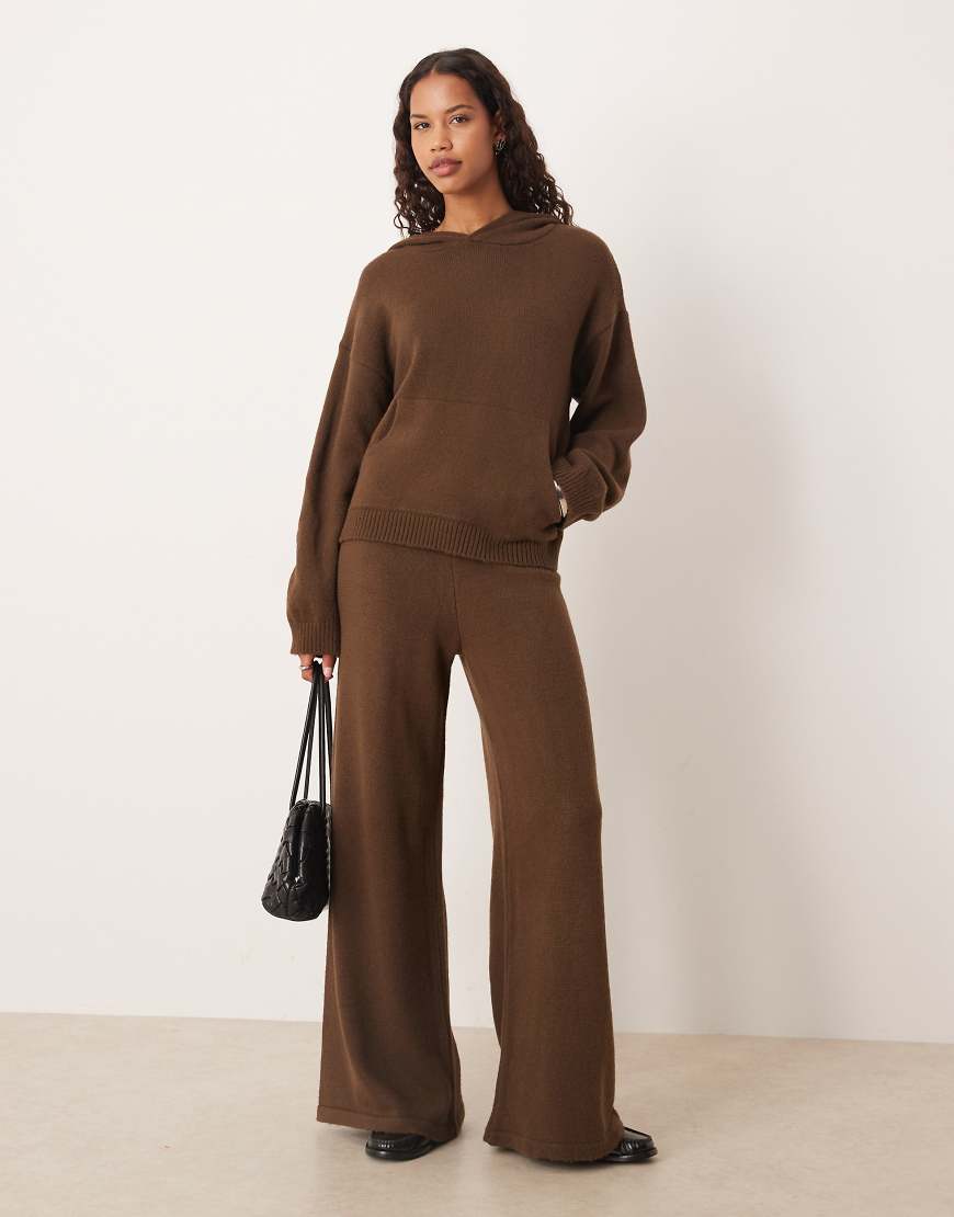 ASOS DESIGN - Flauschige Strickhose in Schokobraun mit weitem Bein, Kombiteil-Brown von ASOS DESIGN