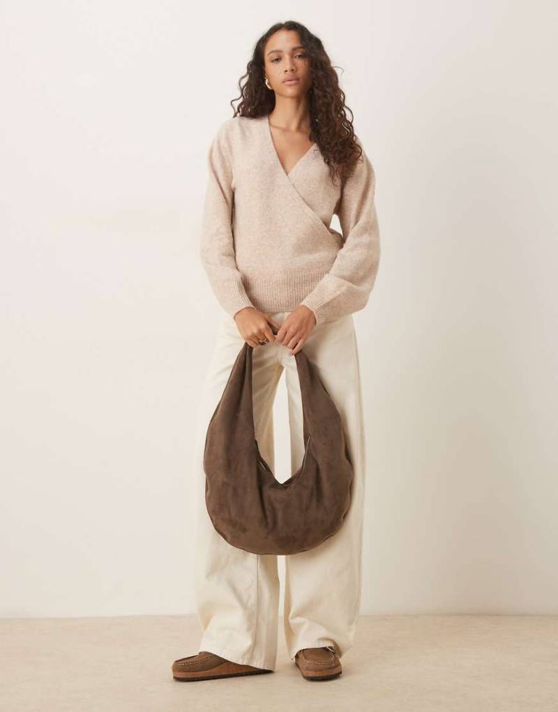 ASOS DESIGN - Strickjacke in Hellbeige mit Wickeldesign-Neutral von ASOS DESIGN