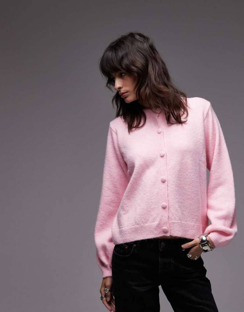 ASOS DESIGN - Flauschige Strickjacke in Hellrosa mit Blousonärmeln von ASOS DESIGN