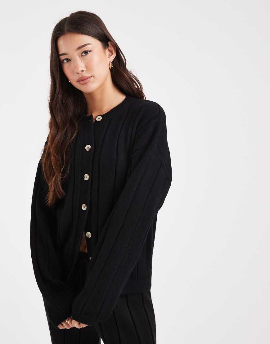 ASOS DESIGN - Flauschige Strickjacke in Schwarz, Kombiteil von ASOS DESIGN