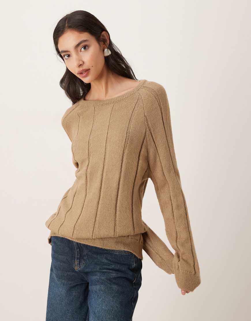 ASOS DESIGN - Flauschiger, breit gerippter Strickpullover in Beige-Neutral von ASOS DESIGN