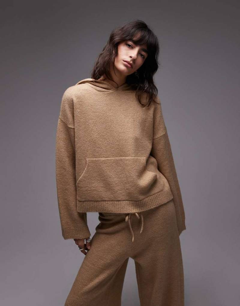ASOS DESIGN - Flauschiger Oversize-Kapuzenpullover aus Strick in Mokka, Kombiteil-Rot von ASOS DESIGN