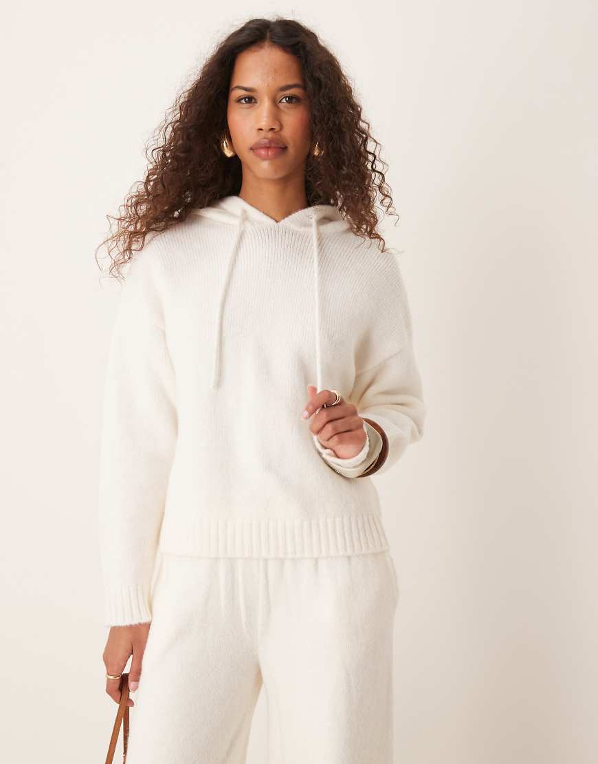 ASOS DESIGN - Flauschiger Strick-Kapuzenpullover in Ecru, Kombiteil-Weiß von ASOS DESIGN