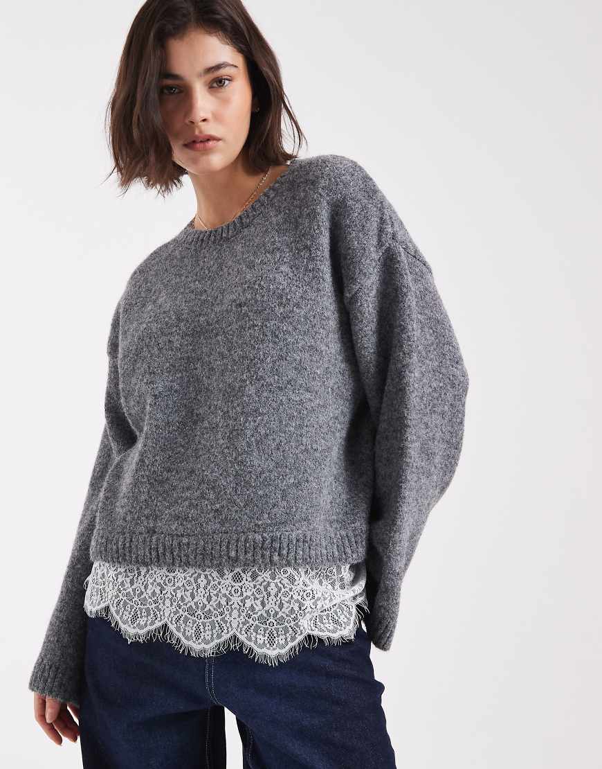 ASOS DESIGN - Flauschiger Strickpullover in Anthrazit mit weiten Ärmeln und Spitzensaum-Grau von ASOS DESIGN